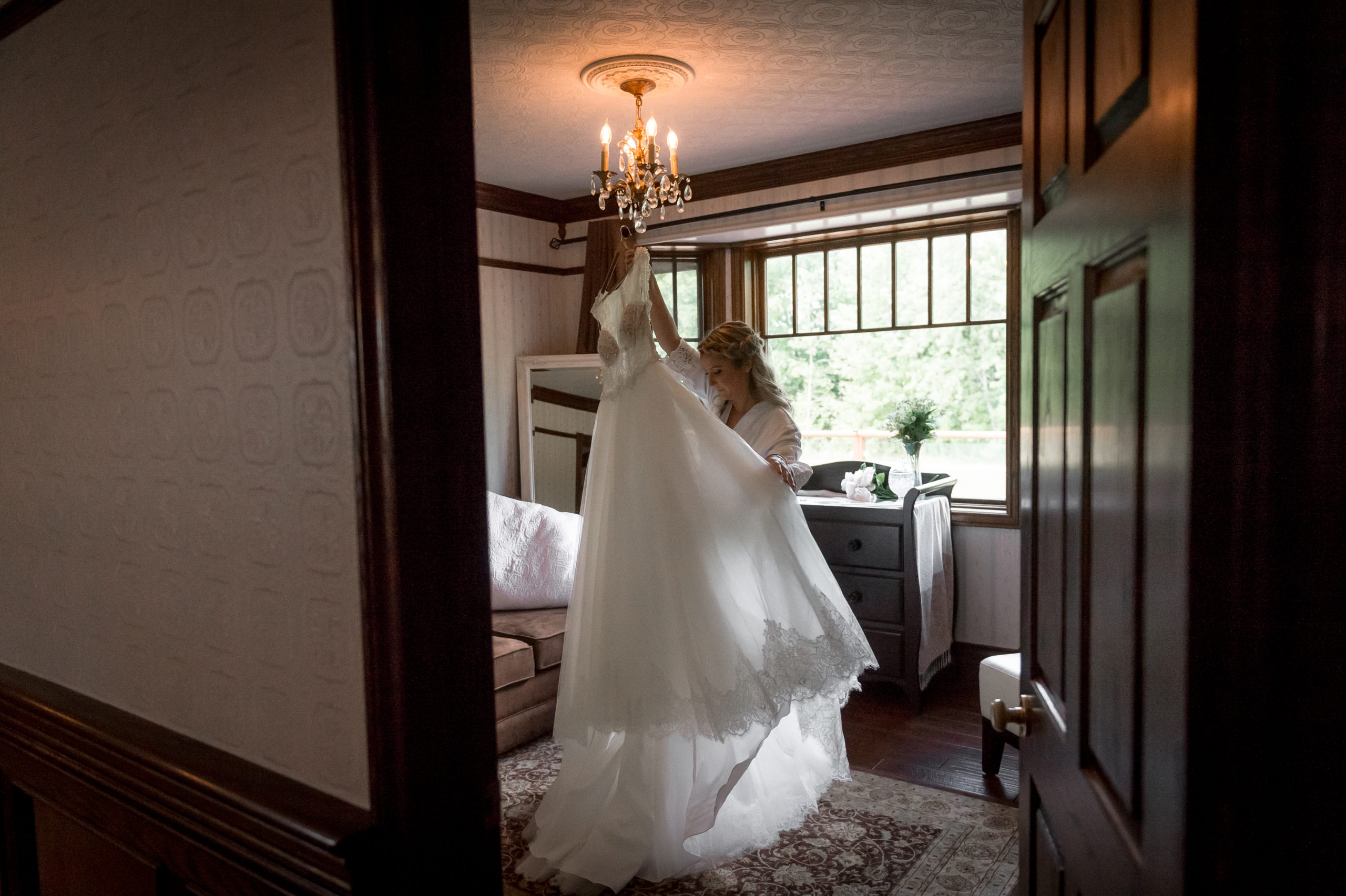 Erin Estate bride getting ready for ceremony